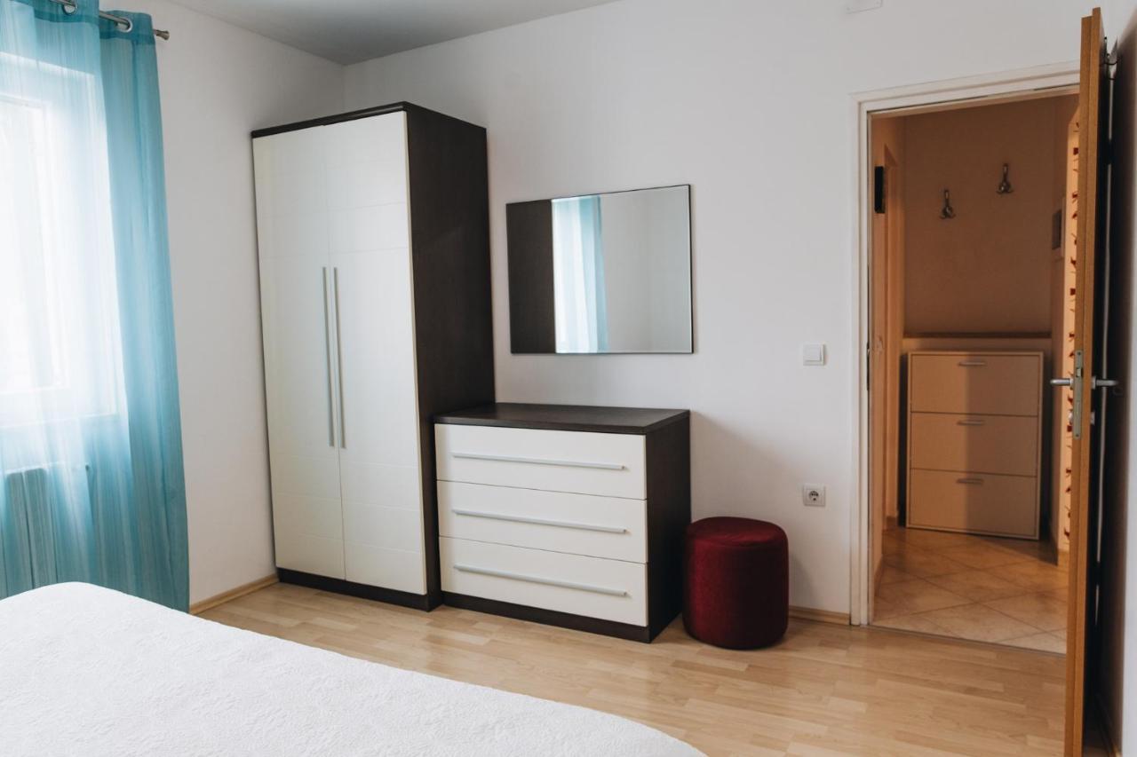 Stay In The Heart Of Porec - 50M To The Beach Exterior photo