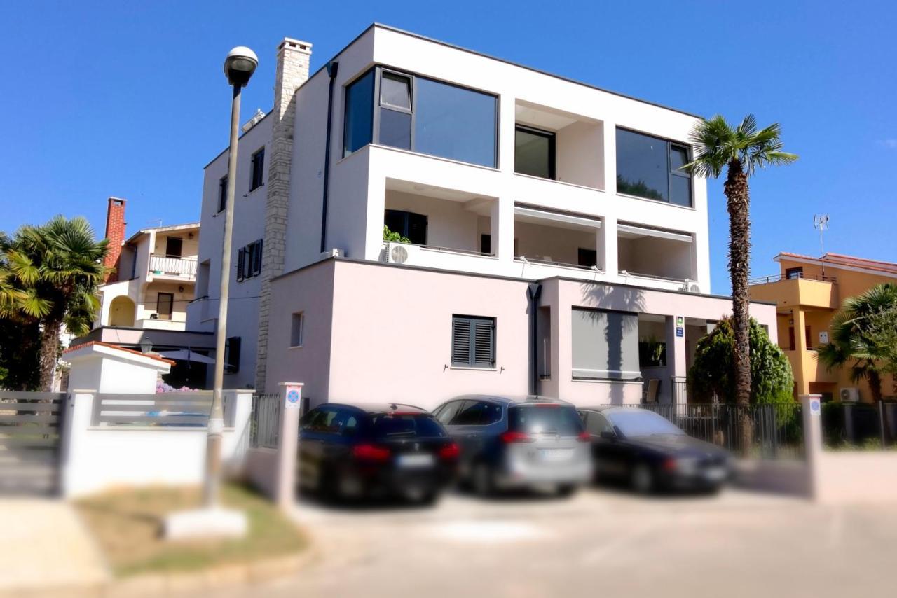 Stay In The Heart Of Porec - 50M To The Beach Exterior photo