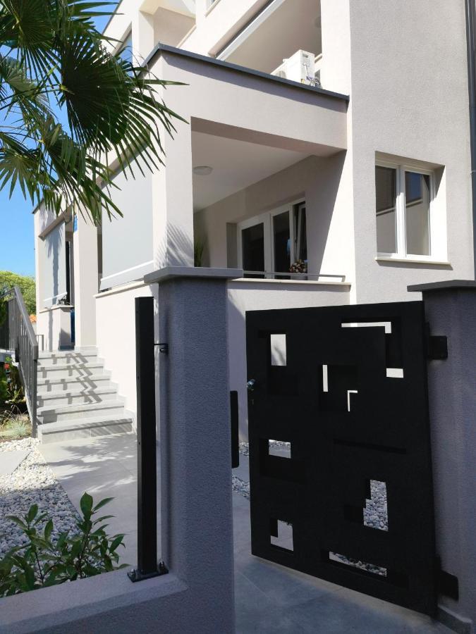 Stay In The Heart Of Porec - 50M To The Beach Exterior photo