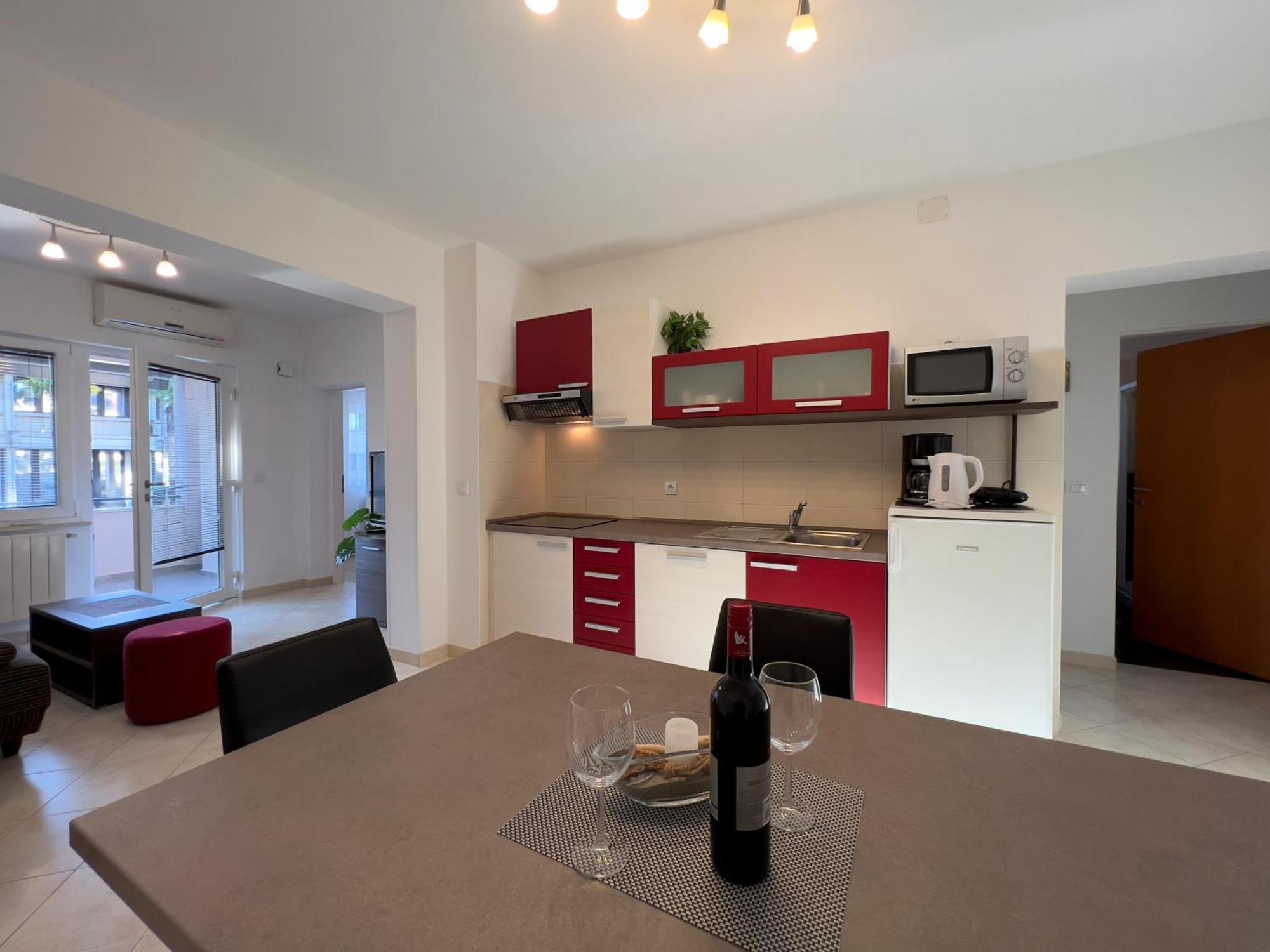 Stay In The Heart Of Porec - 50M To The Beach Exterior photo