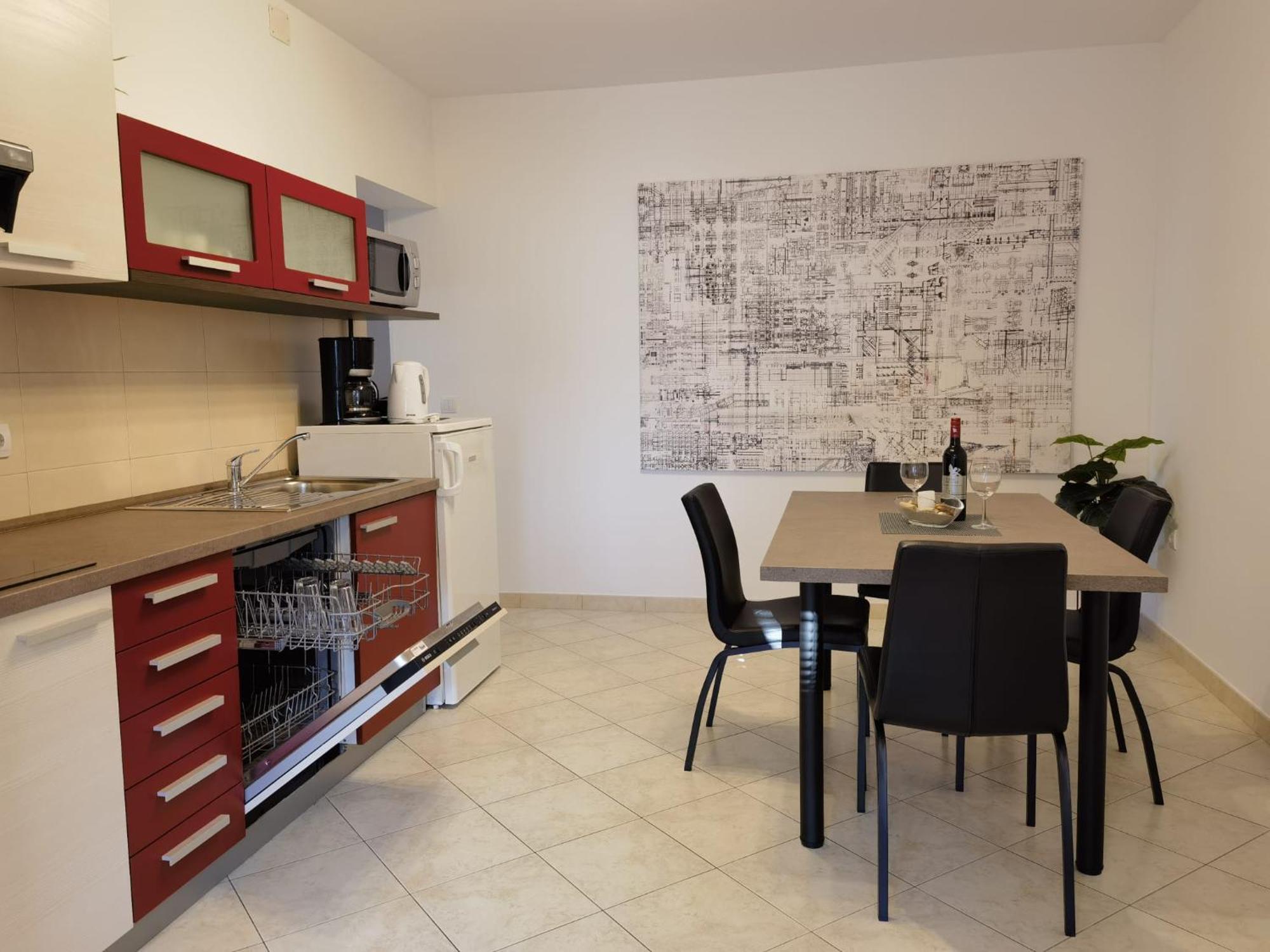 Stay In The Heart Of Porec - 50M To The Beach Exterior photo
