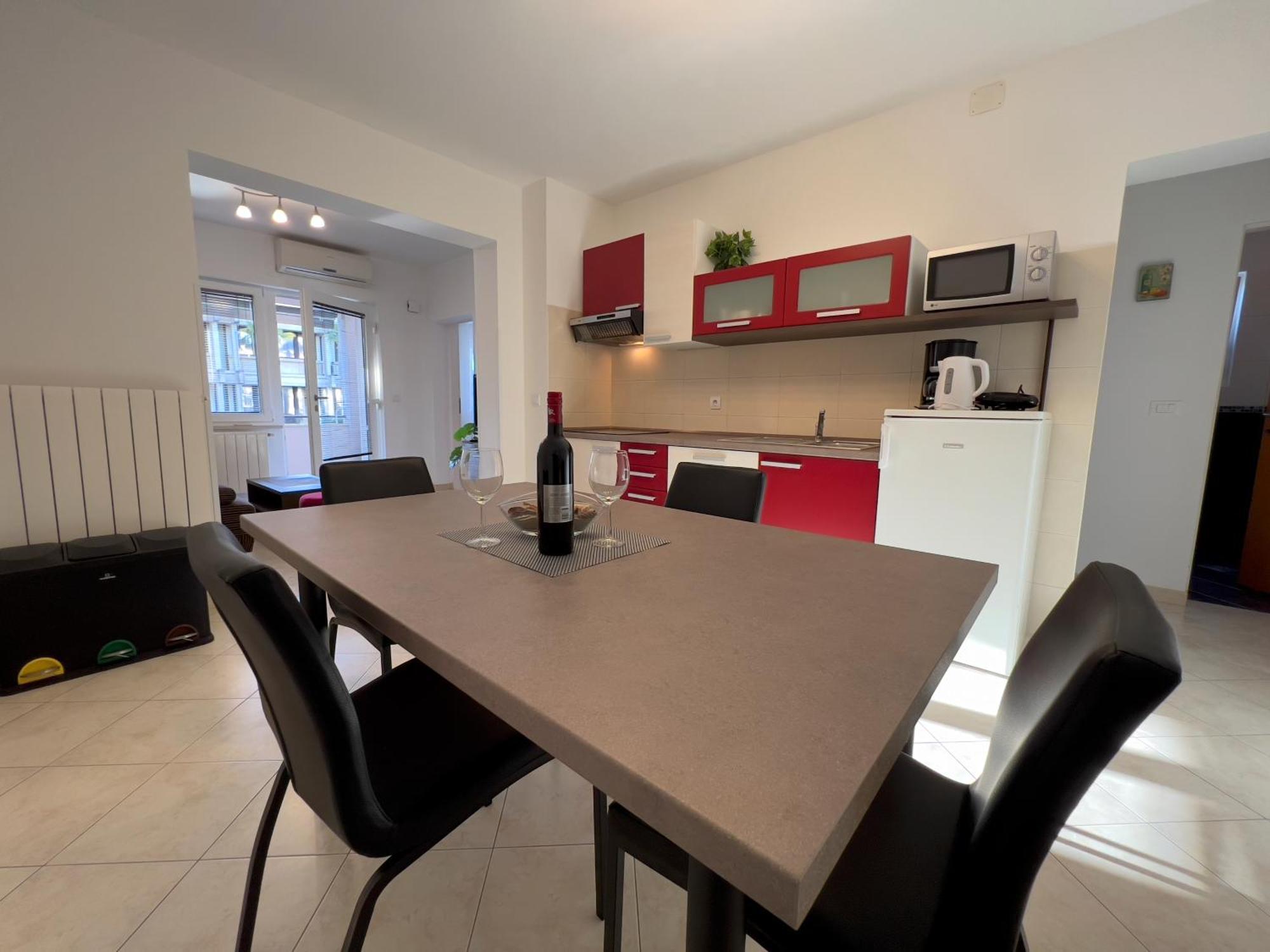 Stay In The Heart Of Porec - 50M To The Beach Exterior photo