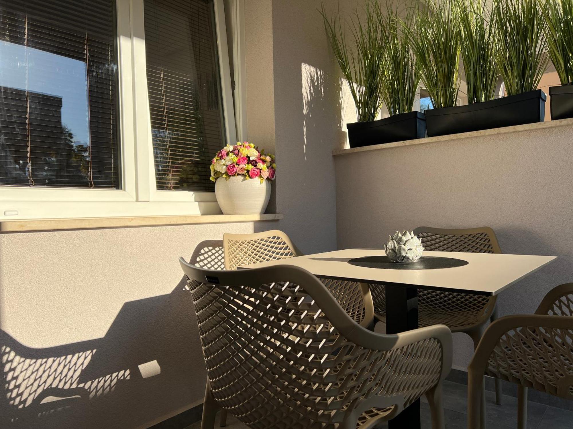Stay In The Heart Of Porec - 50M To The Beach Exterior photo