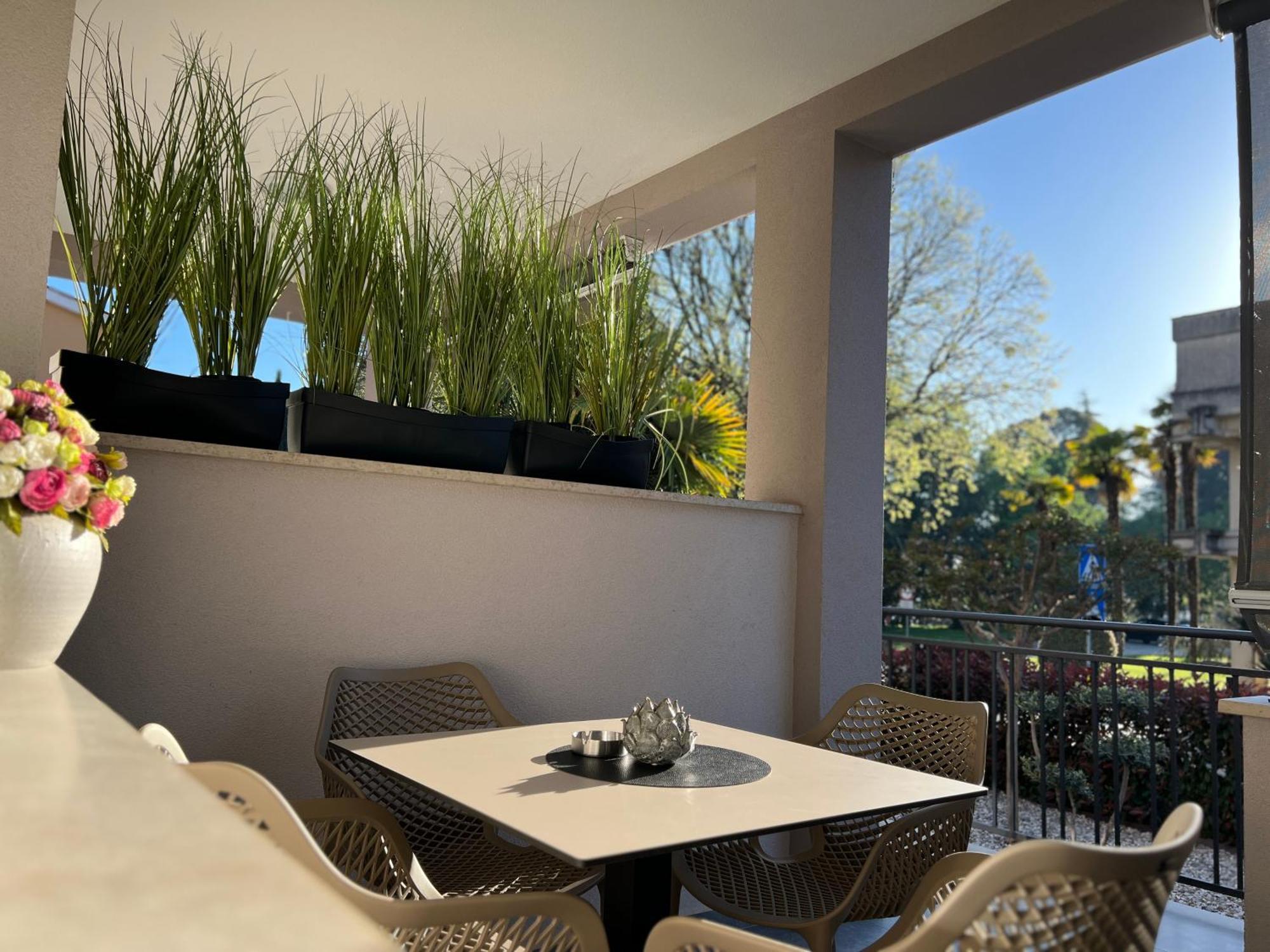 Stay In The Heart Of Porec - 50M To The Beach Exterior photo