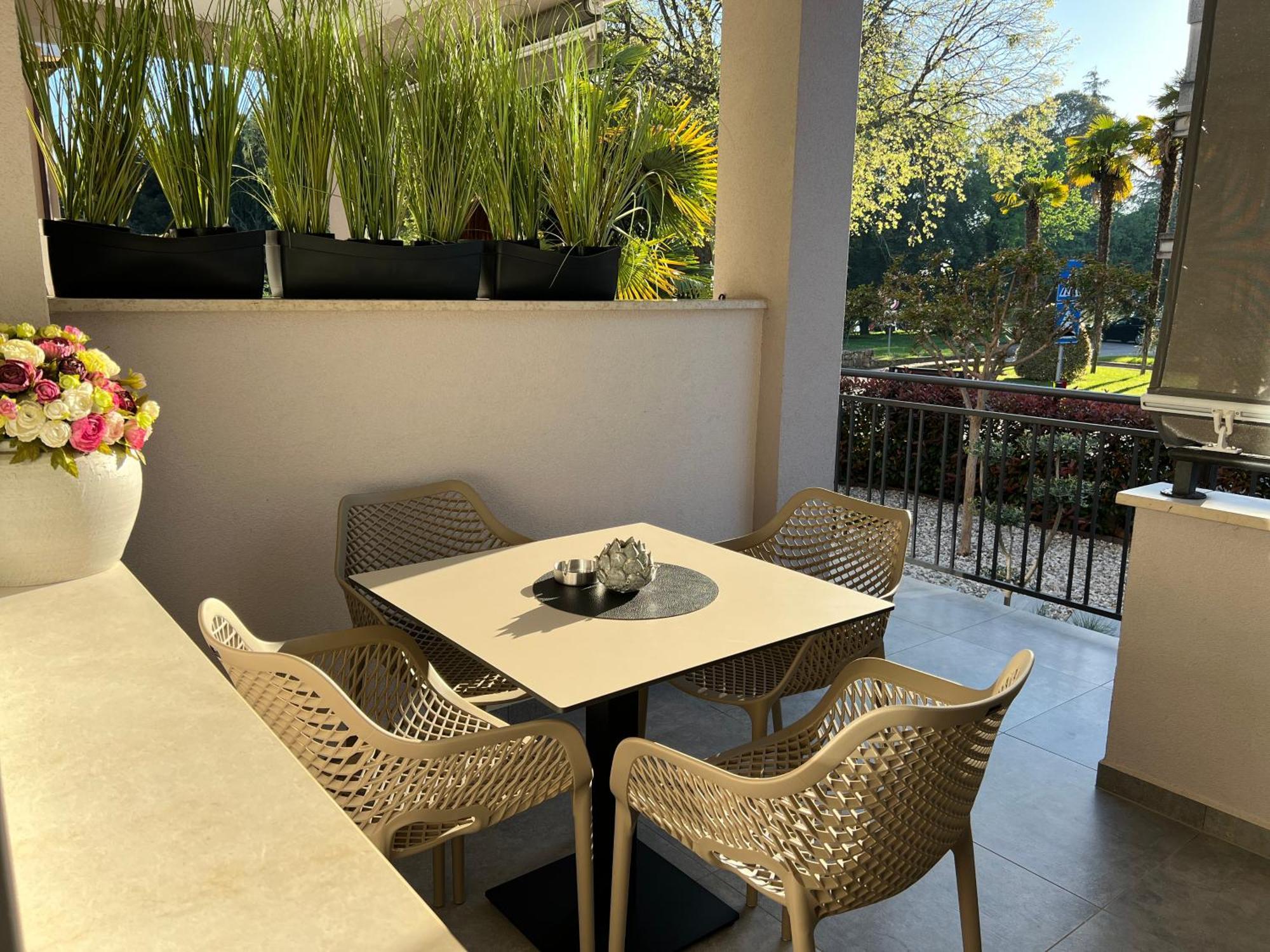 Stay In The Heart Of Porec - 50M To The Beach Exterior photo