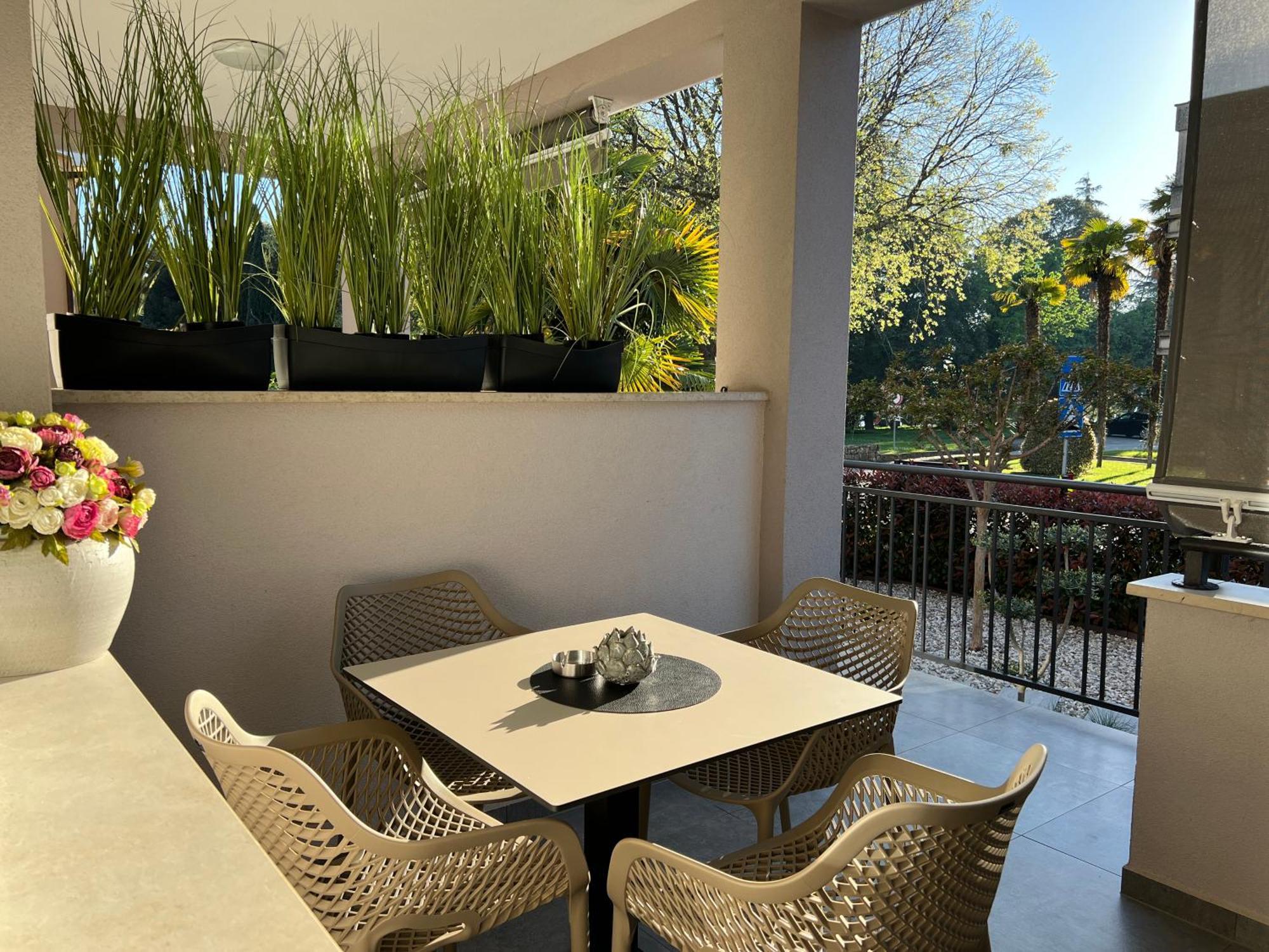 Stay In The Heart Of Porec - 50M To The Beach Exterior photo