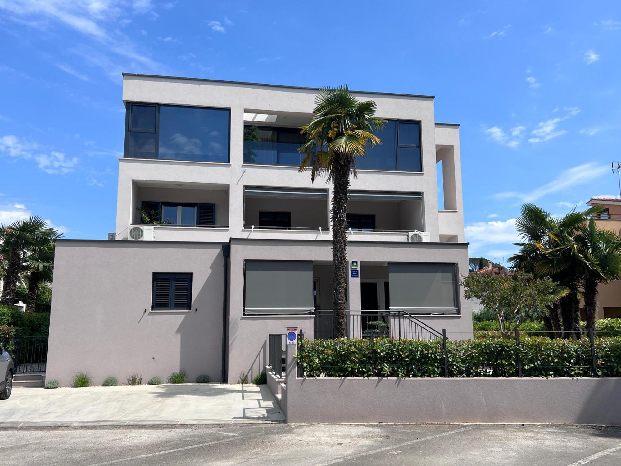 Stay In The Heart Of Porec - 50M To The Beach Exterior photo